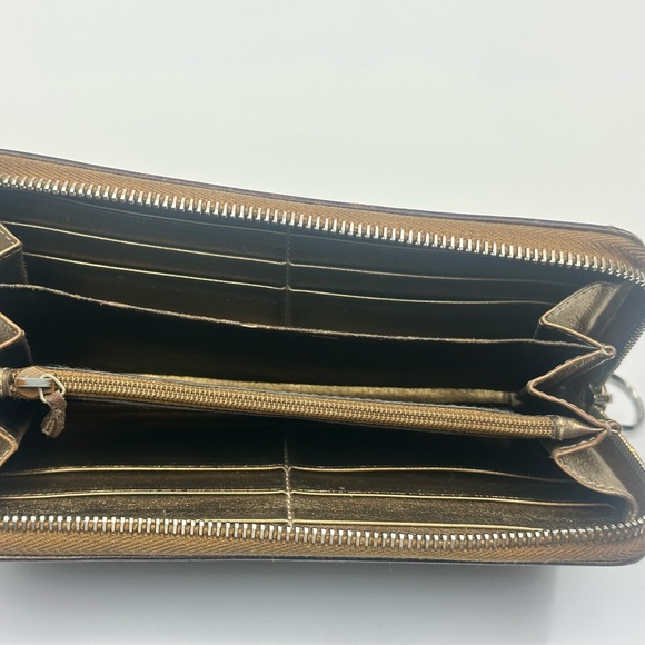Gucci GG Monogram Zip Wallet - Picture 3 of 9